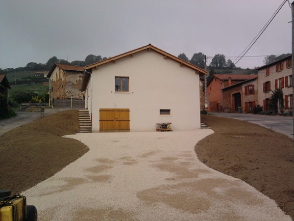 Travaux publics  à Chambost-Longessaigne